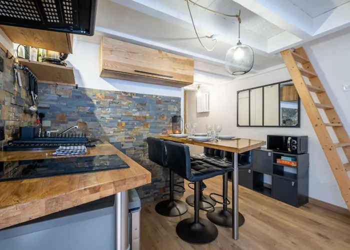 Appartamento With View Near The Center Of *