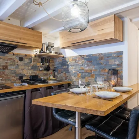 Apartment With View Near The Center Of *